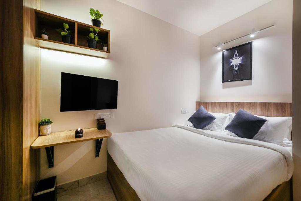 Hotel Vijaydeep Place Near Delhi Airport 뉴델리 외부 사진