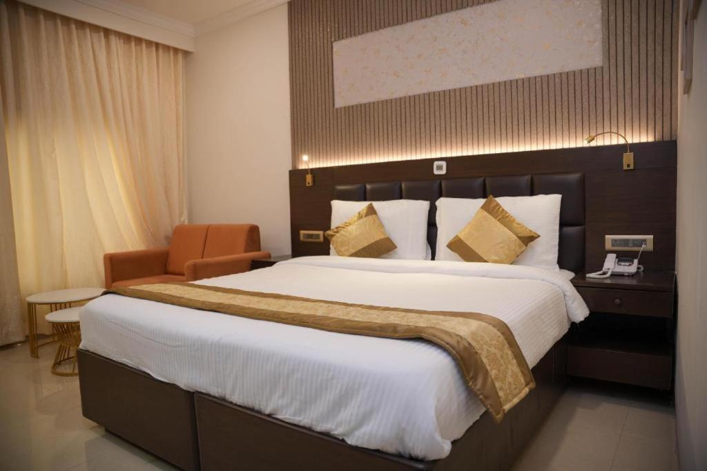 Hotel Vijaydeep Place Near Delhi Airport 뉴델리 외부 사진
