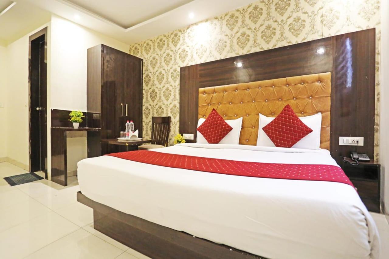 Hotel Vijaydeep Place Near Delhi Airport 뉴델리 외부 사진