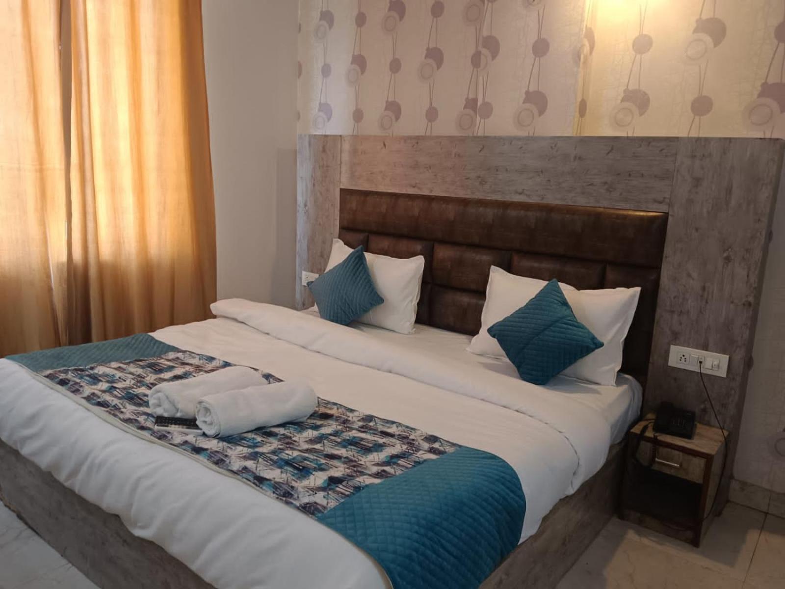 Hotel Vijaydeep Place Near Delhi Airport 뉴델리 외부 사진