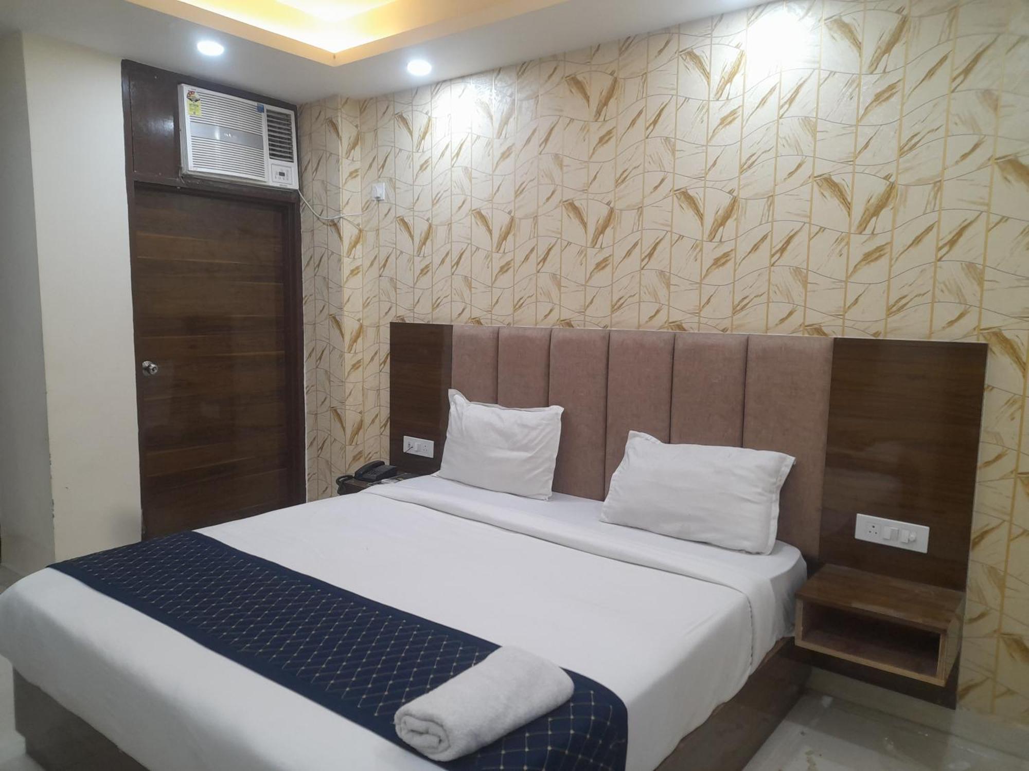 Hotel Vijaydeep Place Near Delhi Airport 뉴델리 외부 사진