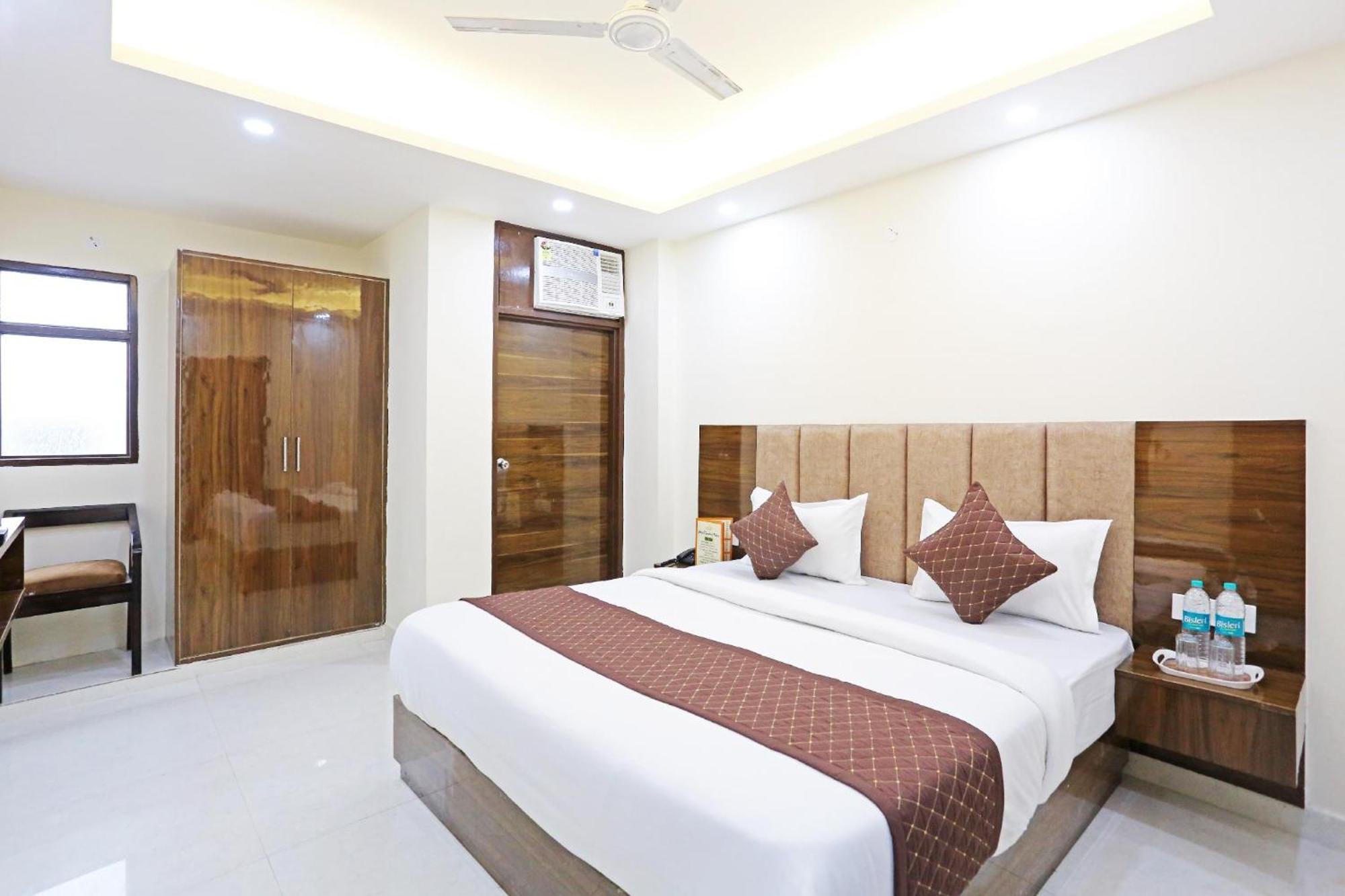 Hotel Vijaydeep Place Near Delhi Airport 뉴델리 외부 사진