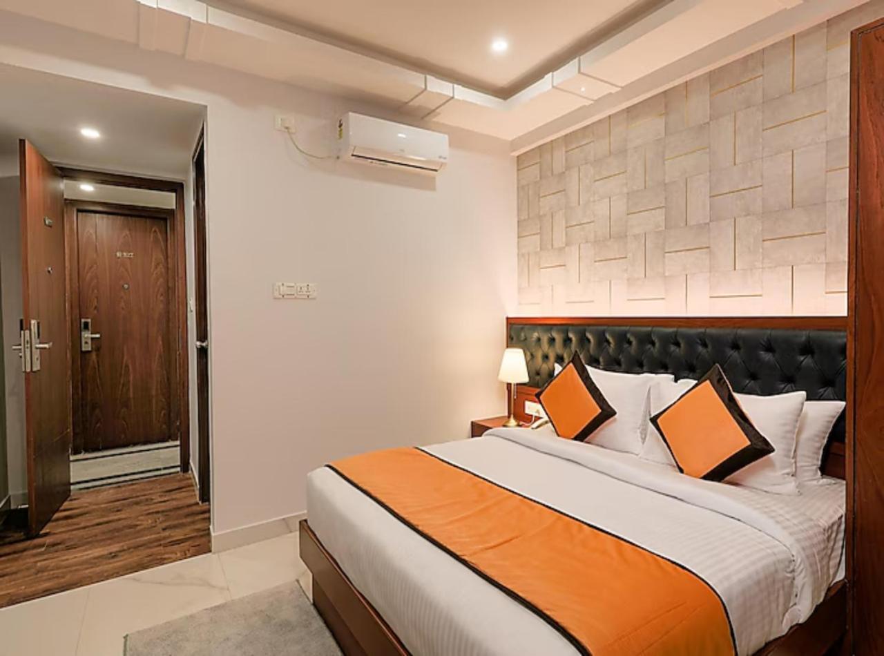 Hotel Vijaydeep Place Near Delhi Airport 뉴델리 외부 사진