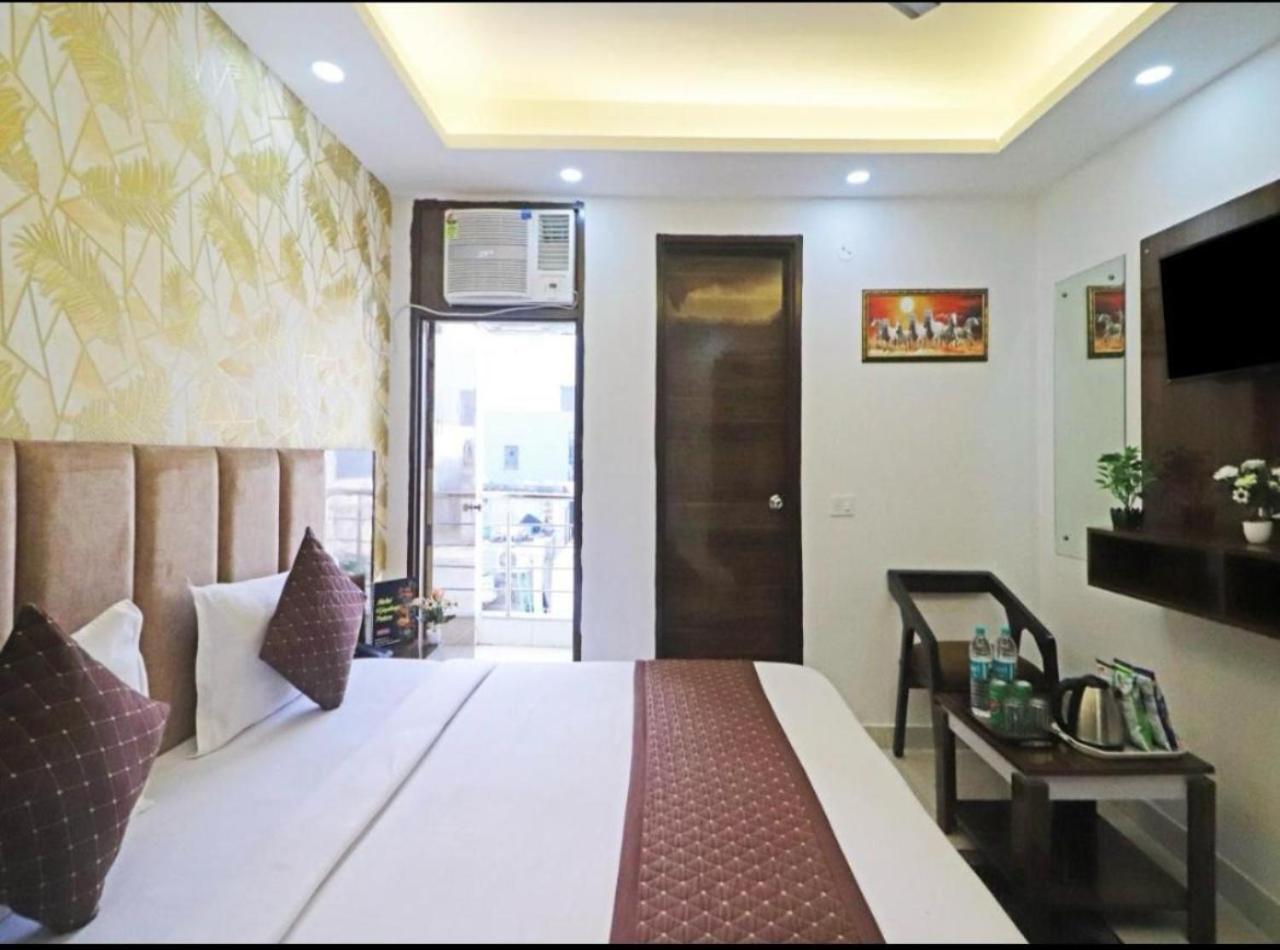 Hotel Vijaydeep Place Near Delhi Airport 뉴델리 외부 사진