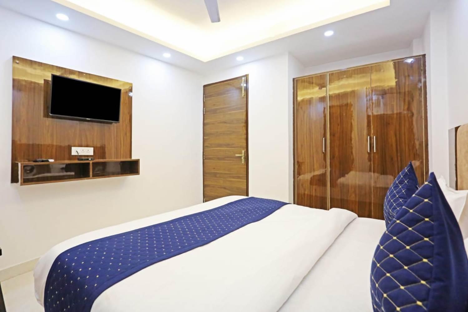 Hotel Vijaydeep Place Near Delhi Airport 뉴델리 외부 사진