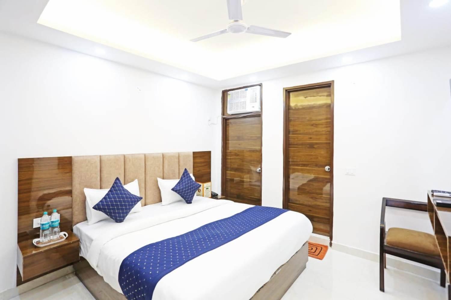 Hotel Vijaydeep Place Near Delhi Airport 뉴델리 외부 사진
