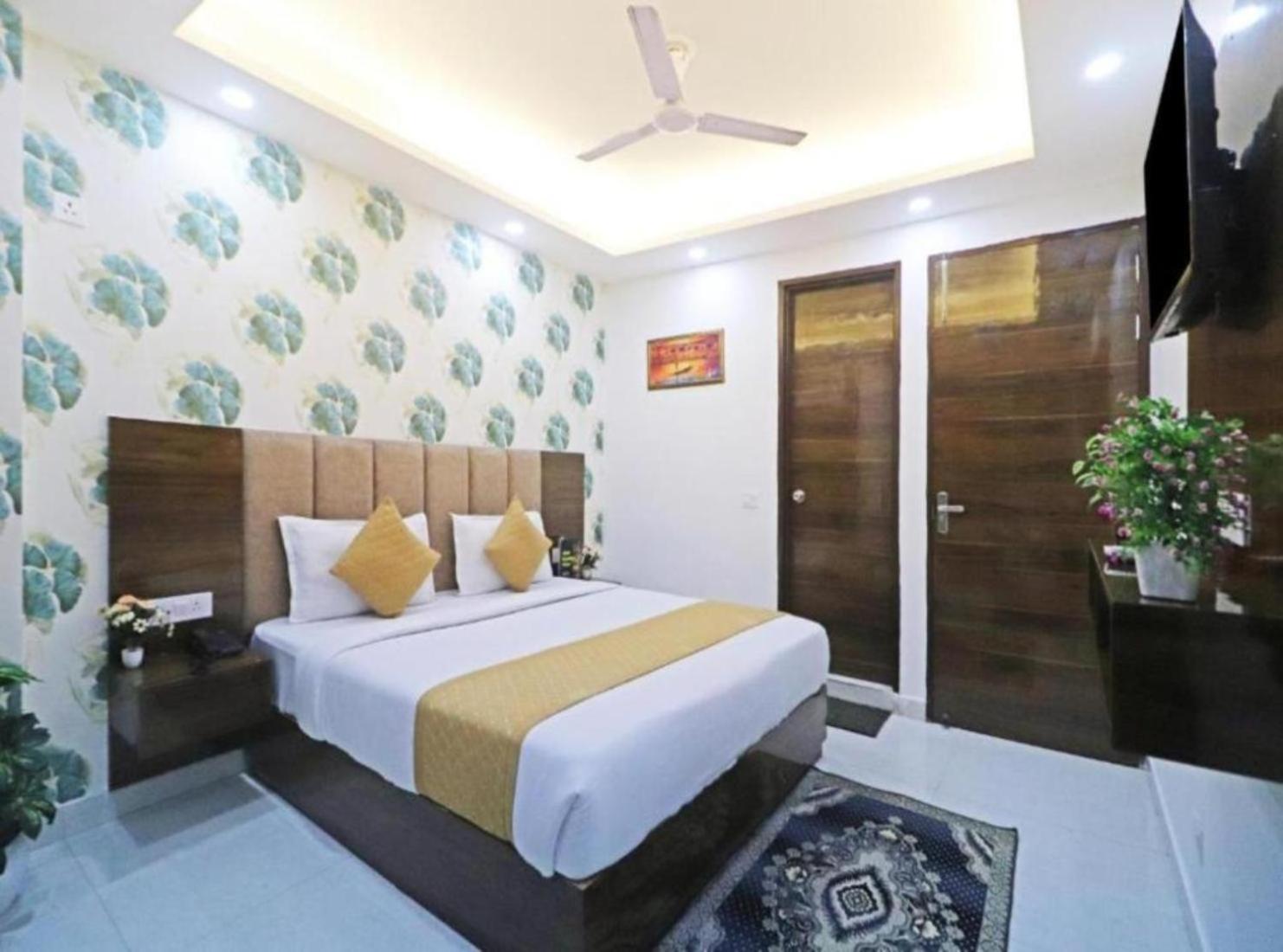 Hotel Vijaydeep Place Near Delhi Airport 뉴델리 외부 사진