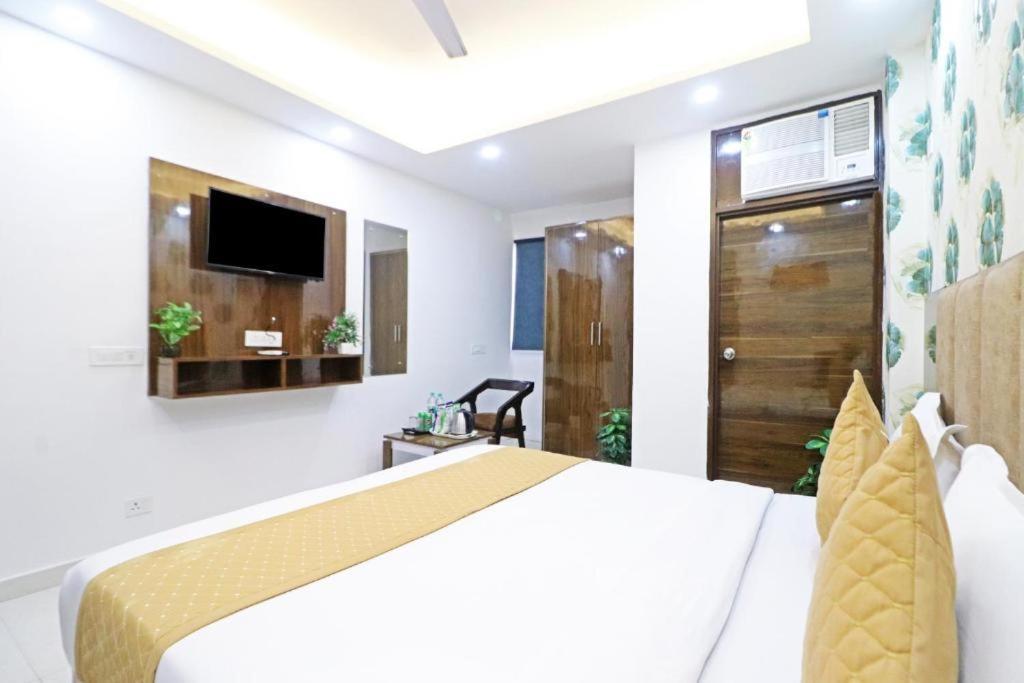 Hotel Vijaydeep Place Near Delhi Airport 뉴델리 외부 사진