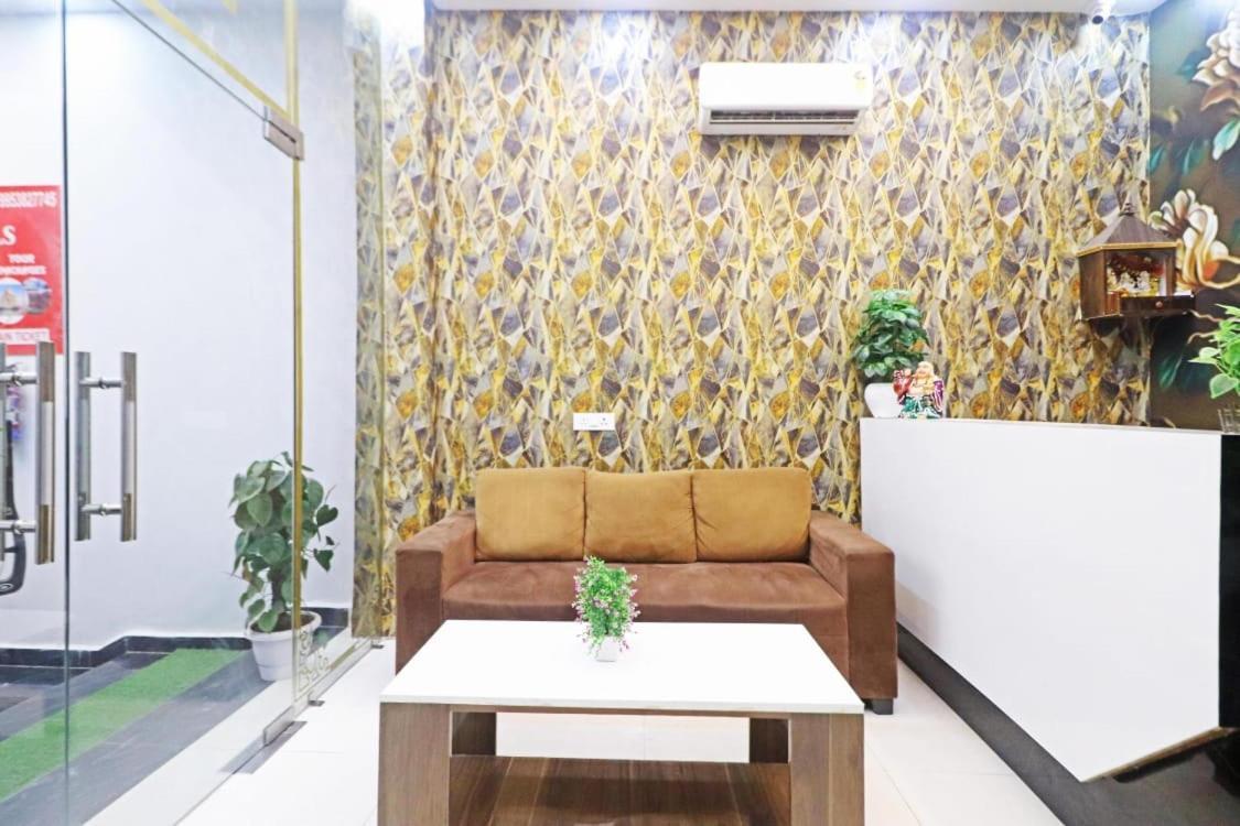 Hotel Vijaydeep Place Near Delhi Airport 뉴델리 외부 사진